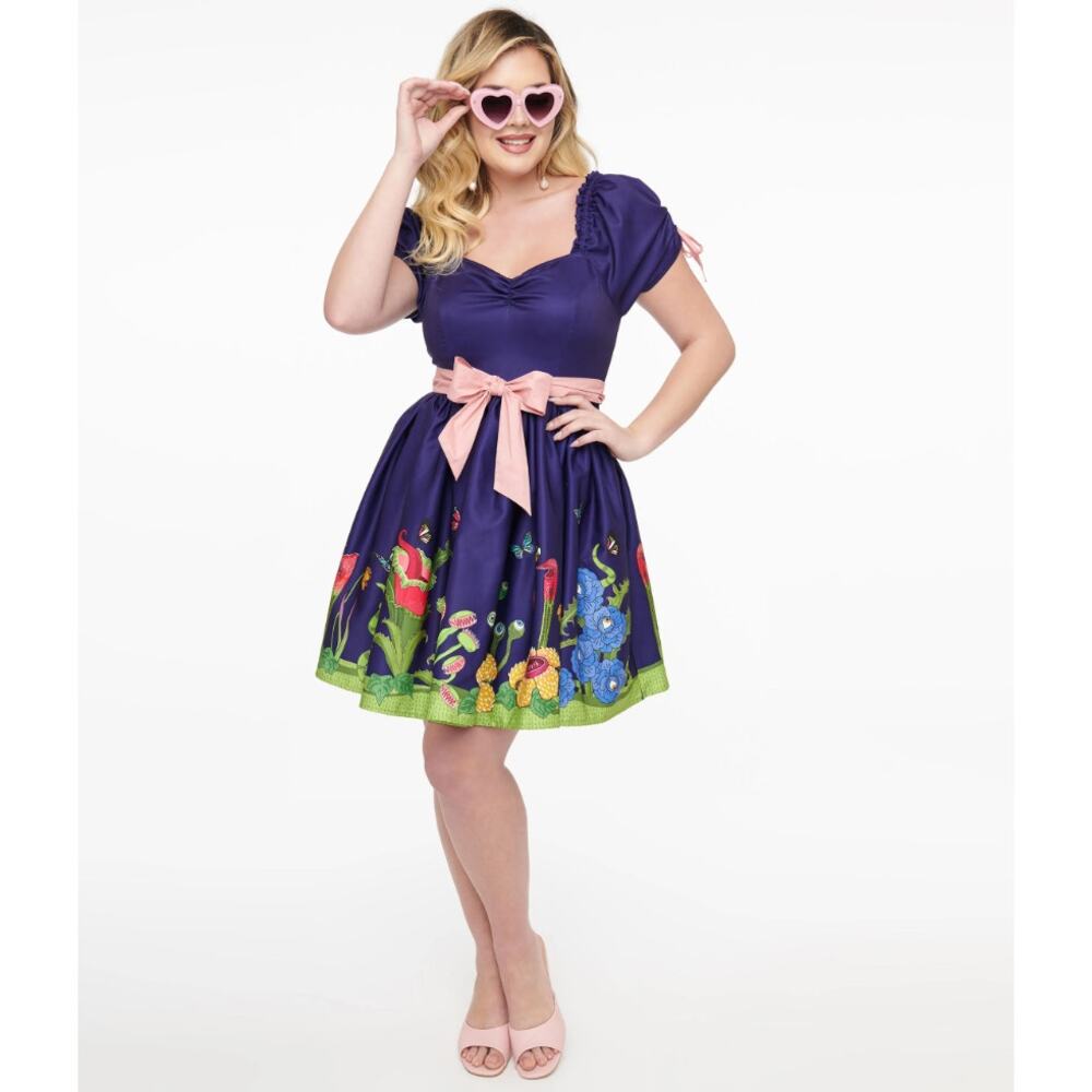 Unique Vintage Carnivorous Plants Dakota Flare Dress M 6/8 Purple Pink